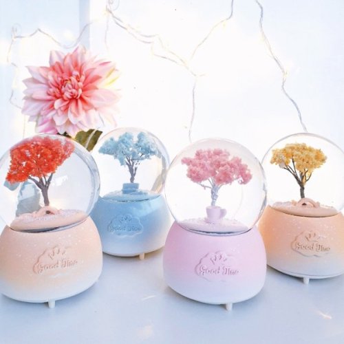 Large Size Lucky Tree Snow Globe With Spray