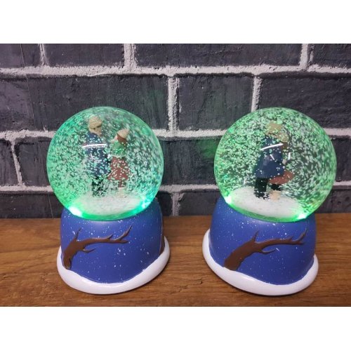 Wholesale Lighted Musical Spray Lover Snow Globe