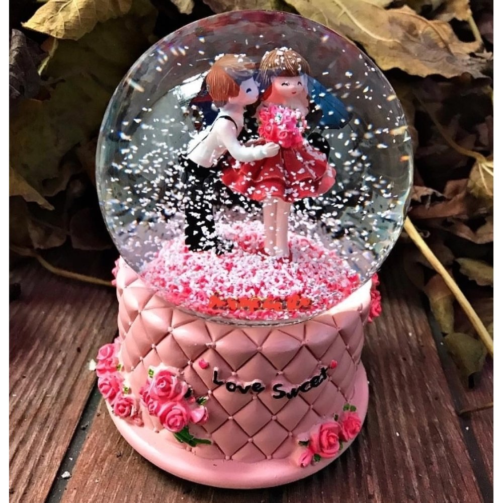 Wholesale Lighted Musical Lover Themed Snow Globes